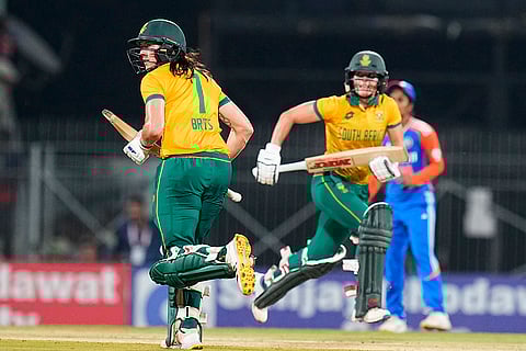 Tazmin Brits and Anneke Bosch run between the wickets